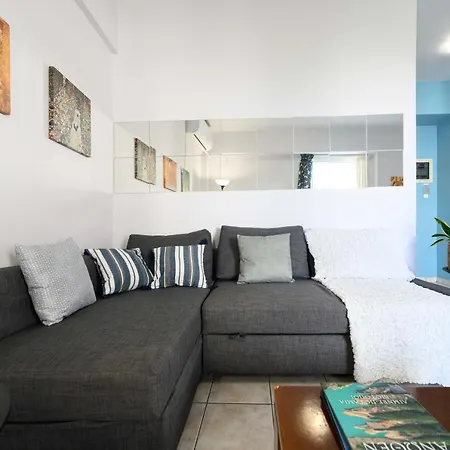Bright And Comfy Apartament