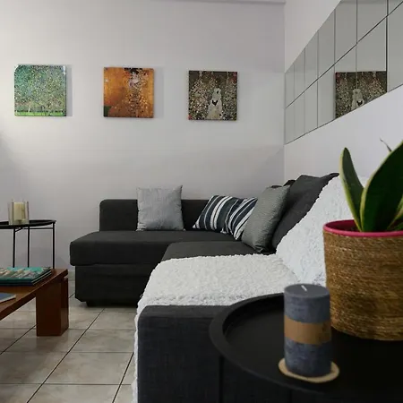 Bright And Comfy Apartment